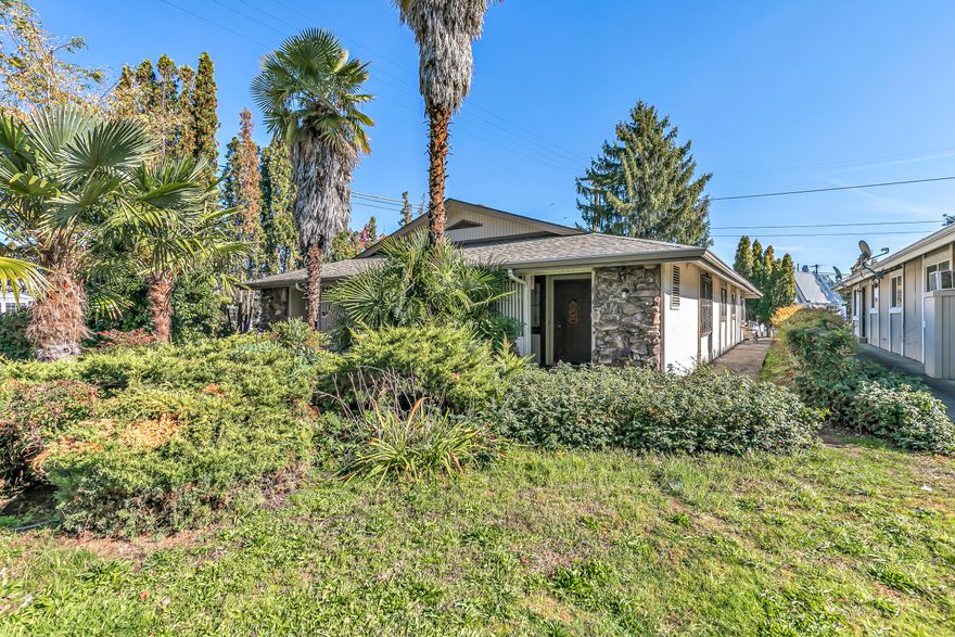 Nice income producing four Plex. All units are one bedroom one bath. Two units remodeled within the last few years. Newer roof. Off street parking. Good cash flow.