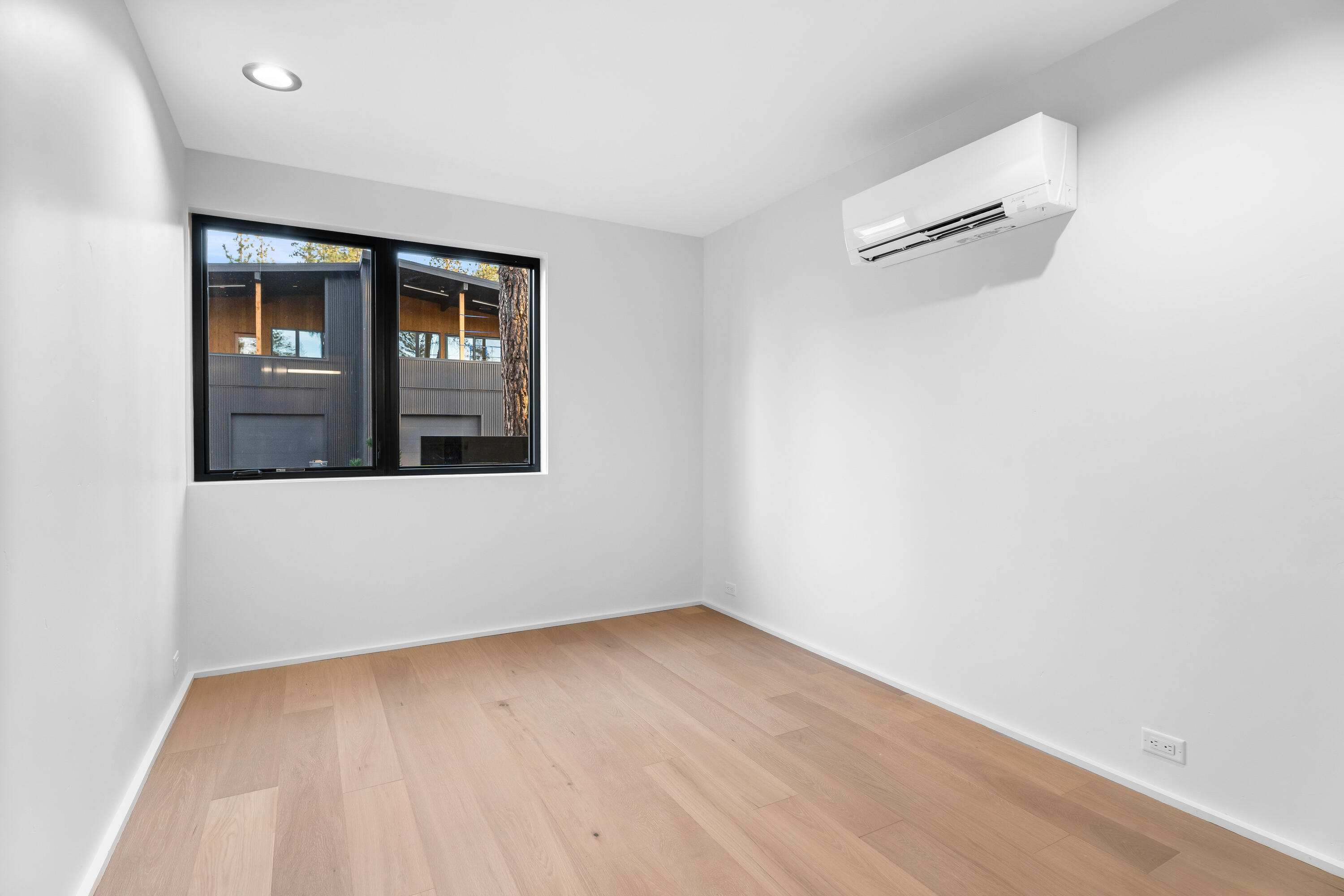 Sisters Woodlands - Residential