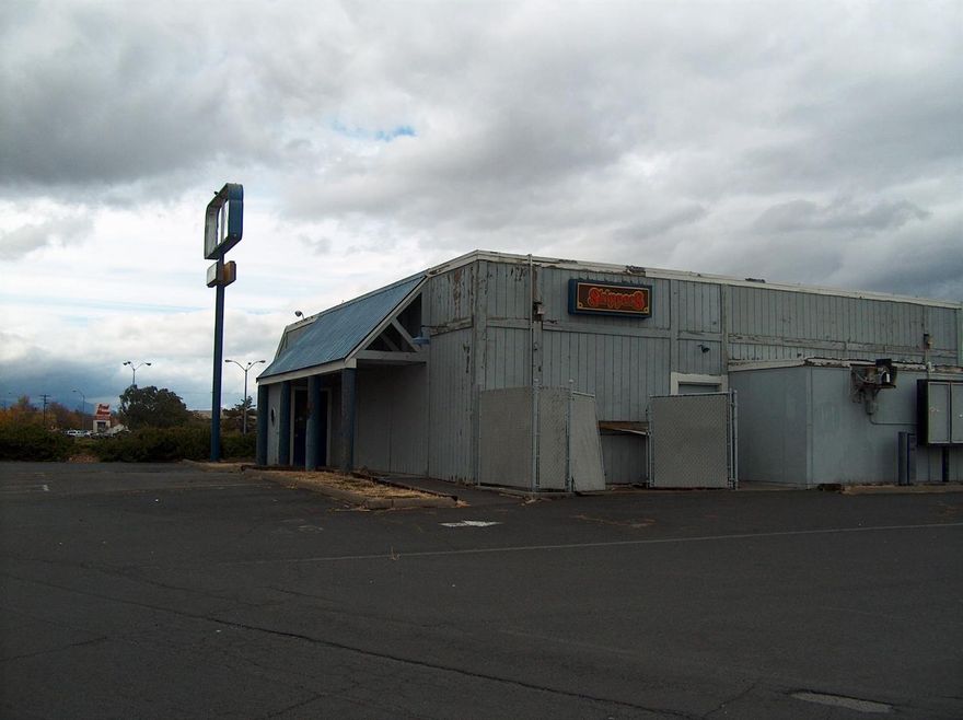 Lease space in the Klamath Falls Town Center now available. Vast opportunity. Plenty of parking and High Traffic Flow. Excellent ingress and egress. This is the old Skippers building. Has drive thru capabilities. - Seeking $1.00/sf/mo. But owners will look at all offers to lease. Owners willing to look at other ideas for this space.