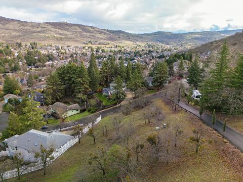 Tiny photo for 0 San Marcos Drive, Medford, OR 97501 (MLS # 220213066)