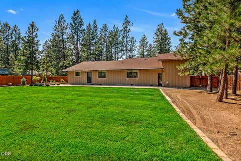 Tiny photo for 69231 Lariat, Sisters, OR 97759 (MLS # 220227121)