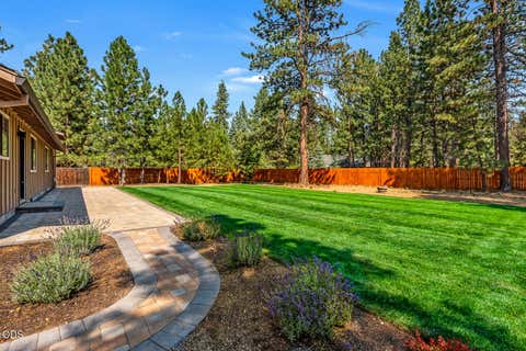 Tiny photo for 69231 Lariat, Sisters, OR 97759 (MLS # 220227121)
