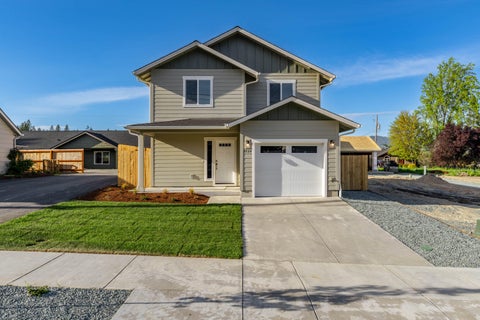 Photo of 2724 Denton Trail, Grants Pass, OR 97527 (MLS # 220229664)