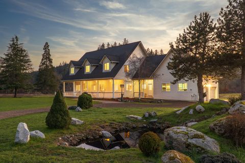 Photo of 2275 Galice Road, Merlin, OR 97532 (MLS # 220215127)