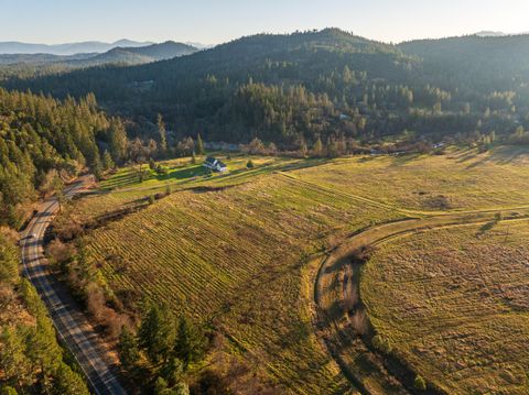 Tiny photo for 2275 Galice Road, Merlin, OR 97532 (MLS # 220215127)