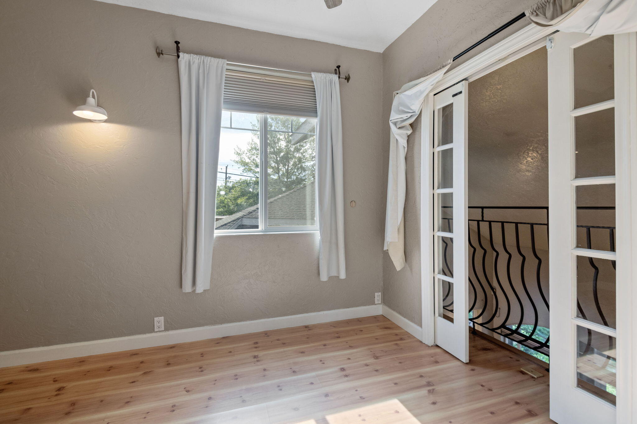 Oak Tree - Residential