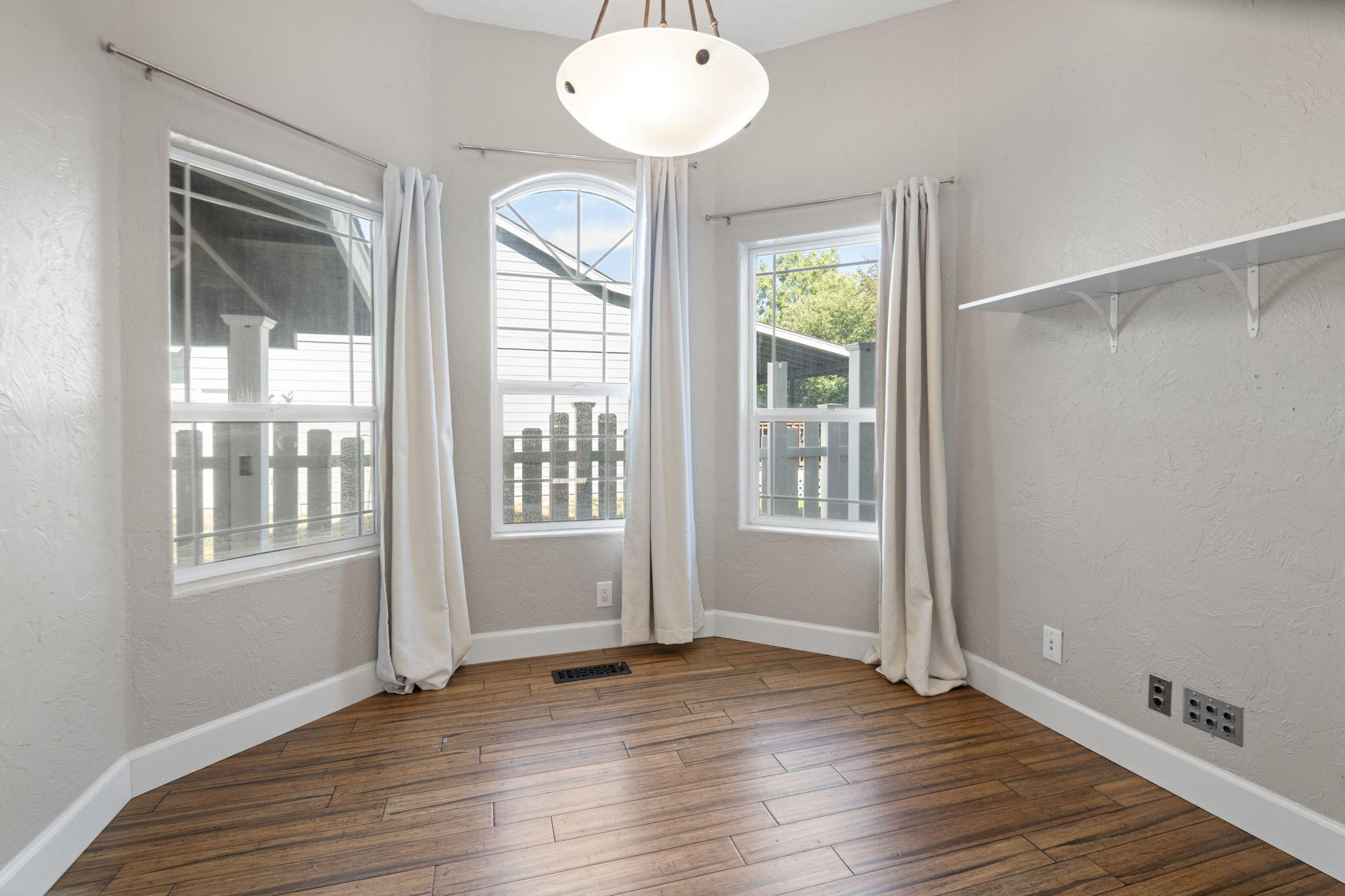 Oak Tree - Residential