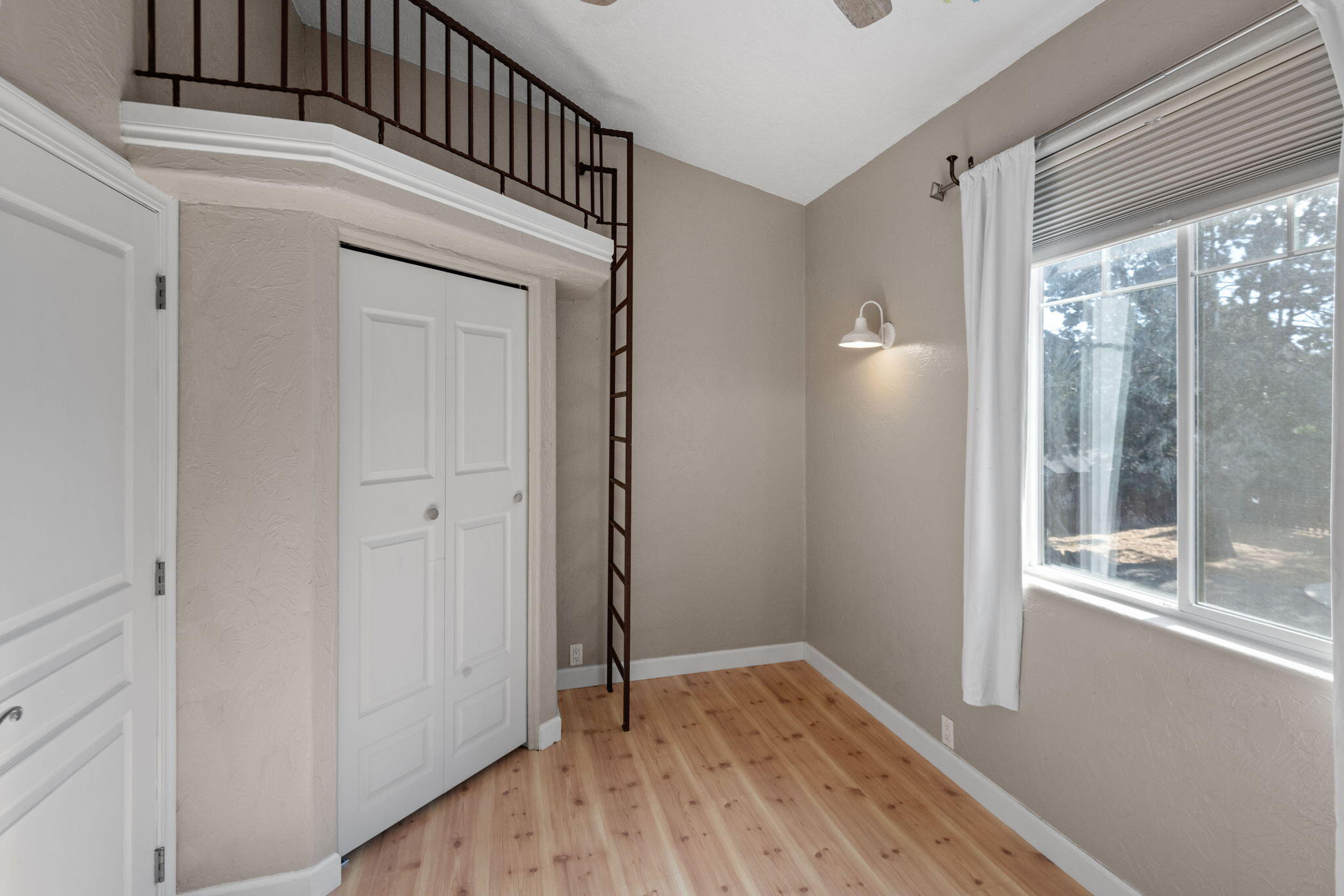 Oak Tree - Residential