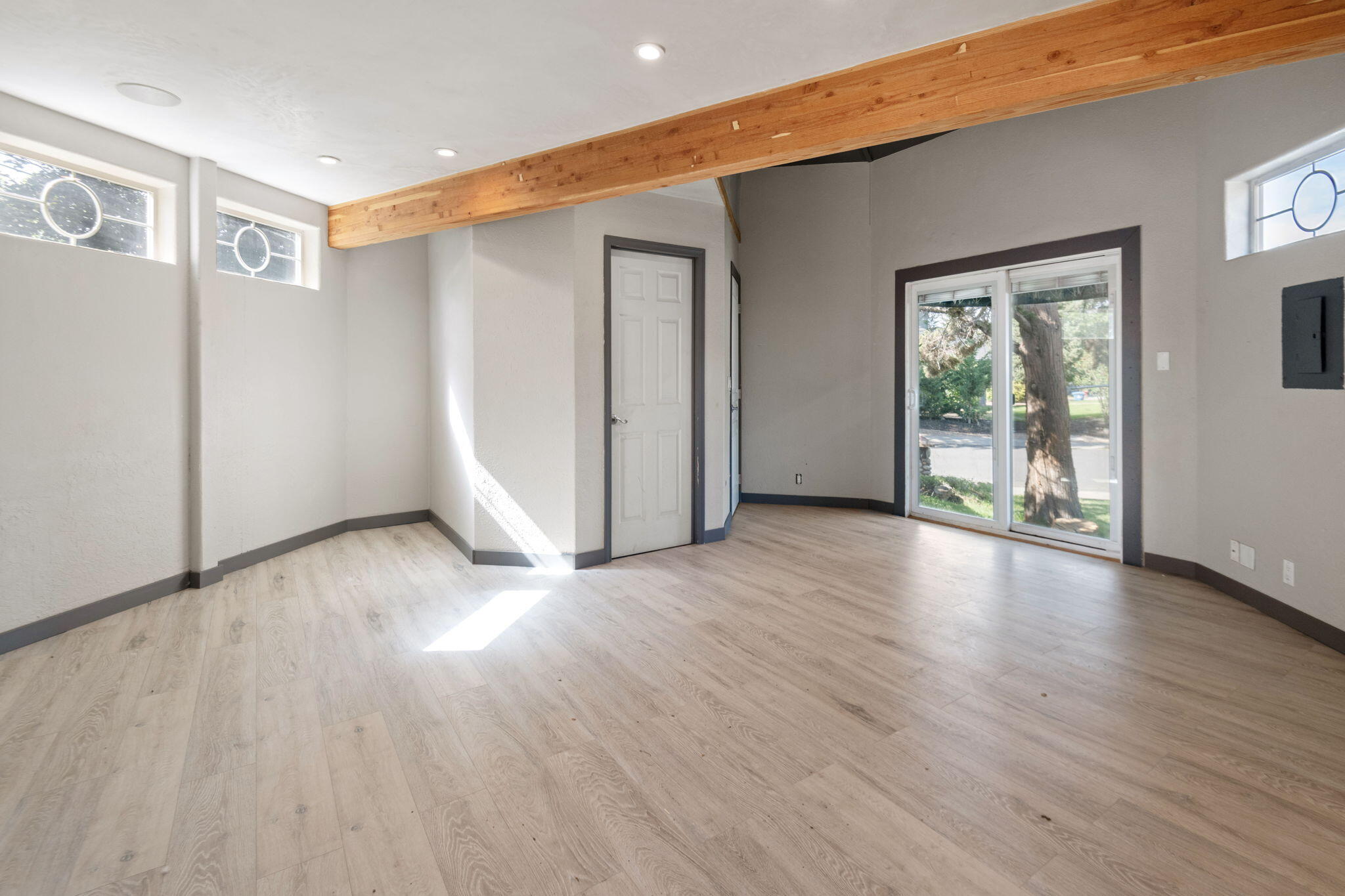 Oak Tree - Residential