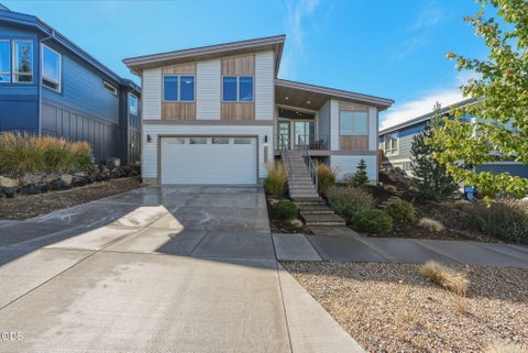 Photo of 63108 NE Iner Loop, Bend, OR 97701 (MLS # 220228279)