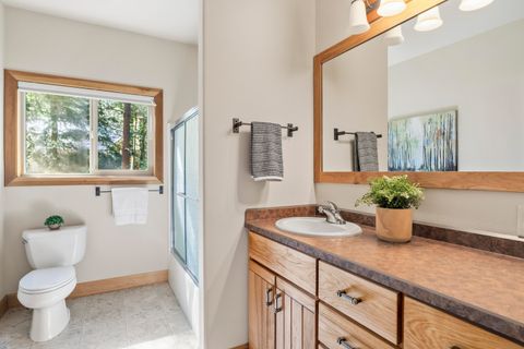 Tiny photo for 53539 Kokanee Way, La Pine, OR 97739 (MLS # 220221573)