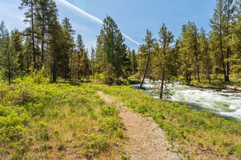 Tiny photo for 53539 Kokanee Way, La Pine, OR 97739 (MLS # 220221573)