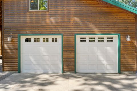Tiny photo for 53539 Kokanee Way, La Pine, OR 97739 (MLS # 220221573)