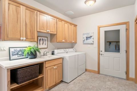 Tiny photo for 53539 Kokanee Way, La Pine, OR 97739 (MLS # 220221573)