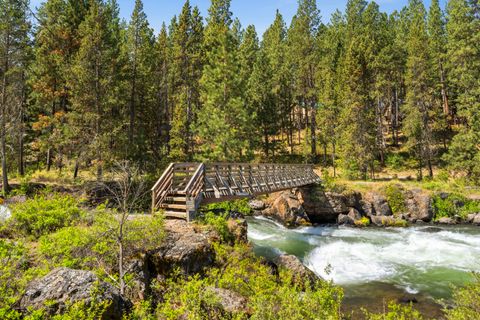 Tiny photo for 53539 Kokanee Way, La Pine, OR 97739 (MLS # 220221573)