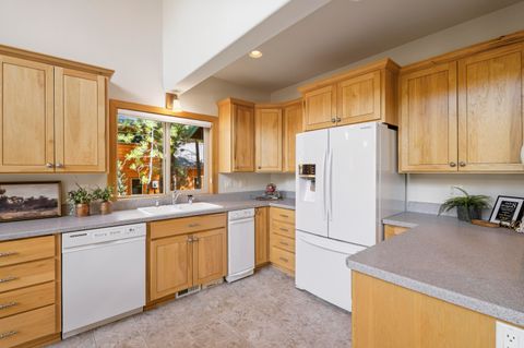 Tiny photo for 53539 Kokanee Way, La Pine, OR 97739 (MLS # 220221573)