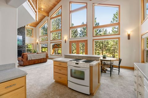 Tiny photo for 53539 Kokanee Way, La Pine, OR 97739 (MLS # 220221573)