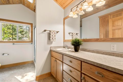 Tiny photo for 53539 Kokanee Way, La Pine, OR 97739 (MLS # 220221573)