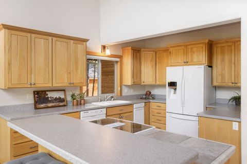 Tiny photo for 53539 Kokanee Way, La Pine, OR 97739 (MLS # 220221573)