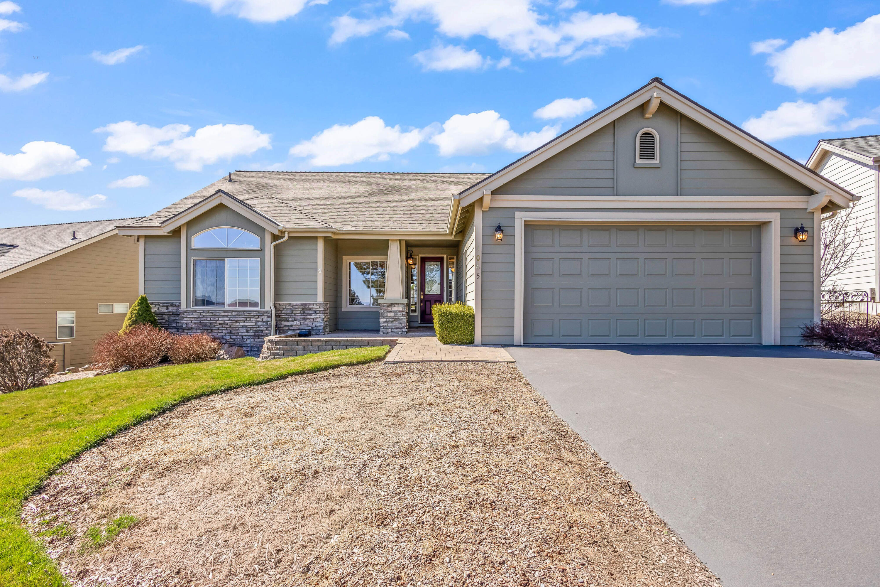 1065 Victoria Falls Drive