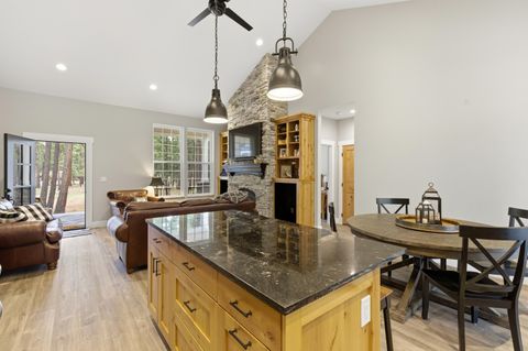 Tiny photo for 51795 Pine Loop Drive, La Pine, OR 97739 (MLS # 220221471)
