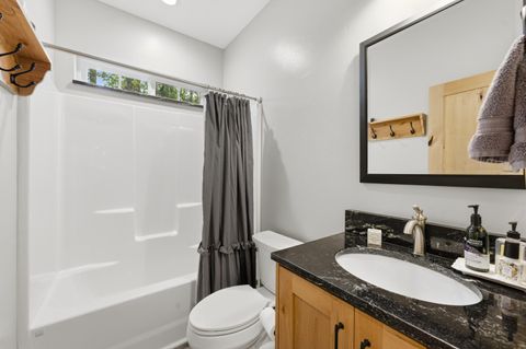 Tiny photo for 51795 Pine Loop Drive, La Pine, OR 97739 (MLS # 220221471)