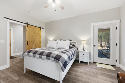 Tiny photo for 51795 Pine Loop Drive, La Pine, OR 97739 (MLS # 220221471)