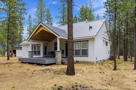 Tiny photo for 51795 Pine Loop Drive, La Pine, OR 97739 (MLS # 220221471)