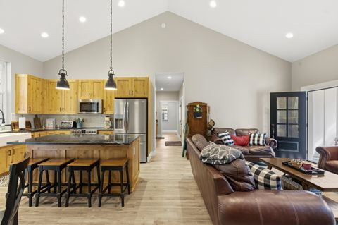 Tiny photo for 51795 Pine Loop Drive, La Pine, OR 97739 (MLS # 220221471)