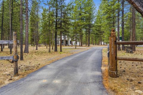 Tiny photo for 51795 Pine Loop Drive, La Pine, OR 97739 (MLS # 220221471)
