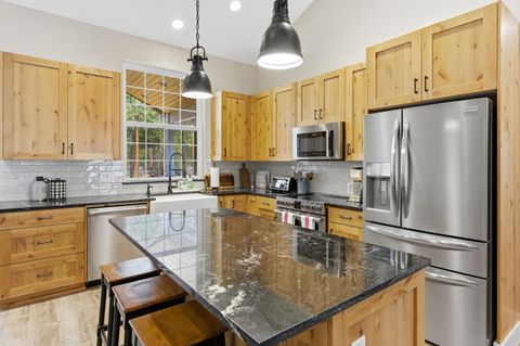 Tiny photo for 51795 Pine Loop Drive, La Pine, OR 97739 (MLS # 220221471)