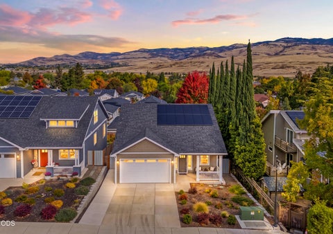 Photo of 359 Otis Street, Ashland, OR 97520 (MLS # 220229521)