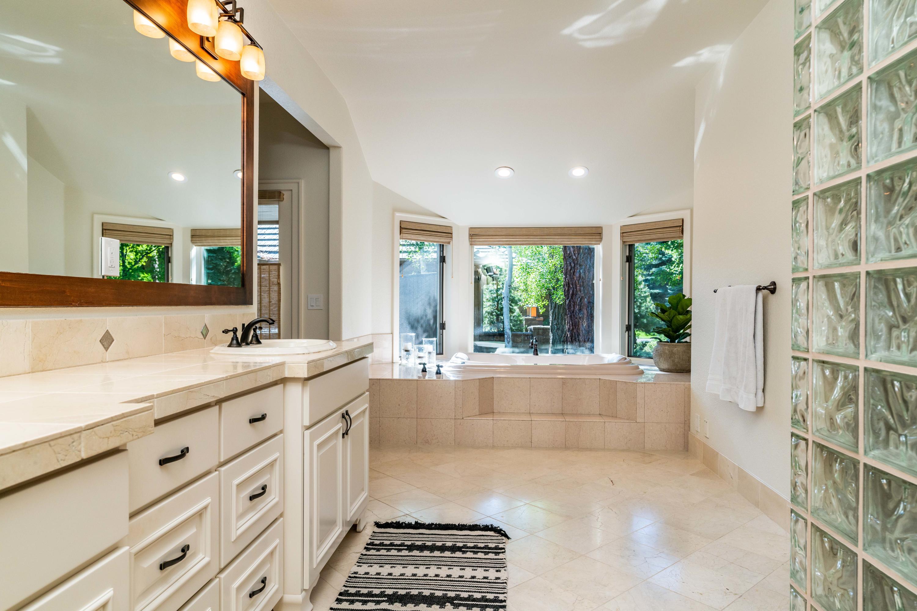 Broken Top - Residential