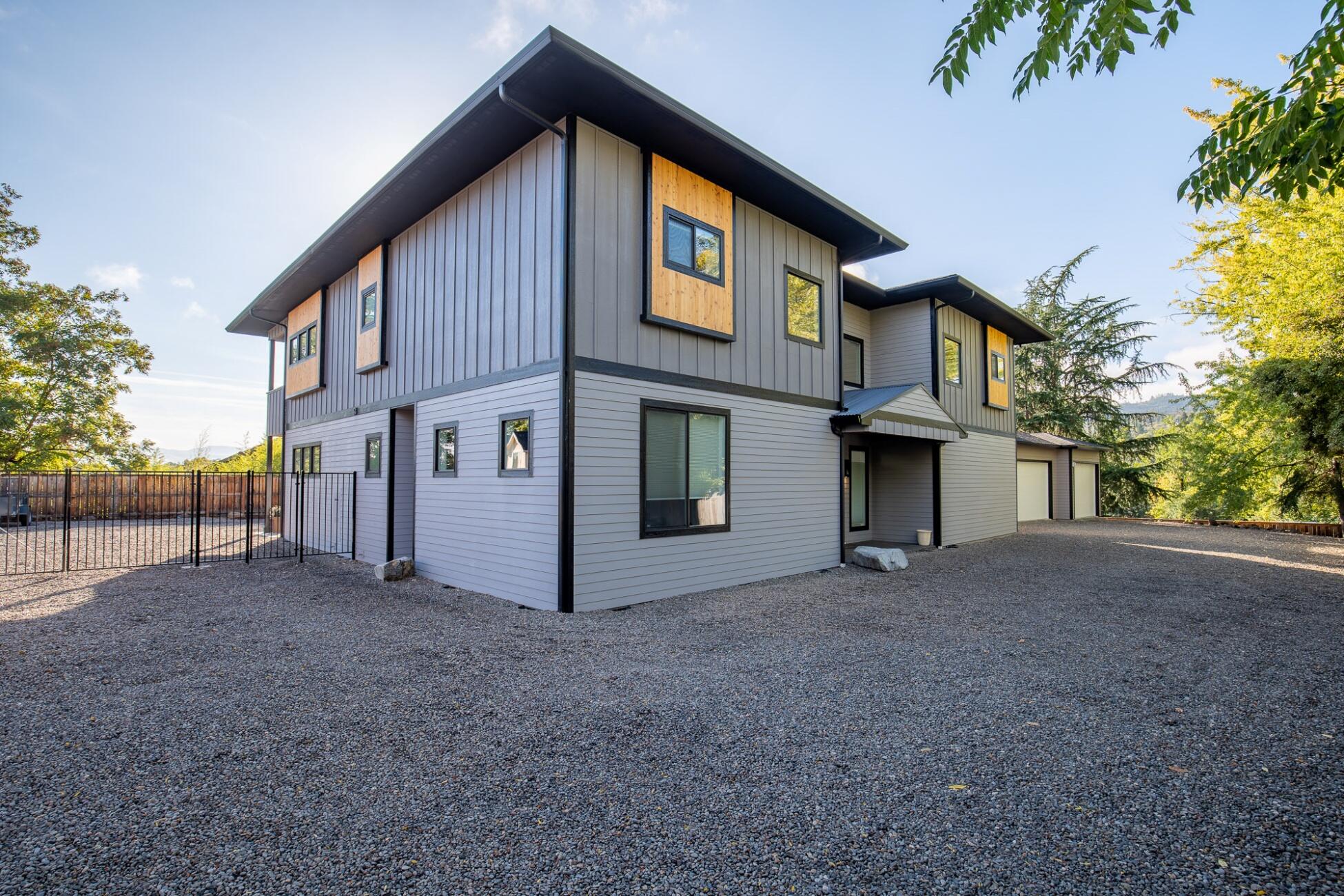 Cardwell Knoll - Residential