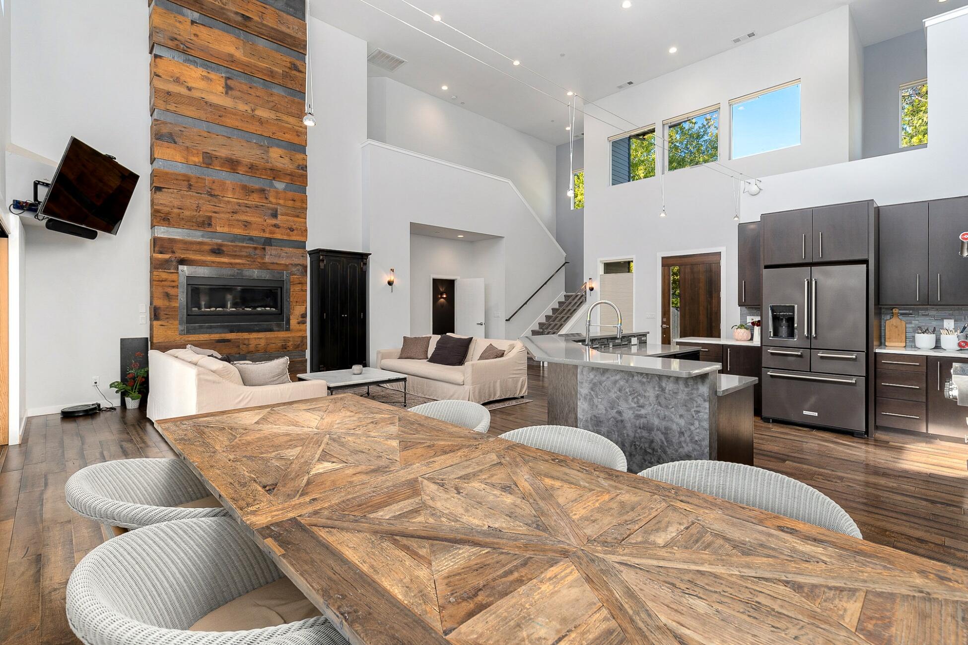 Cardwell Knoll - Residential