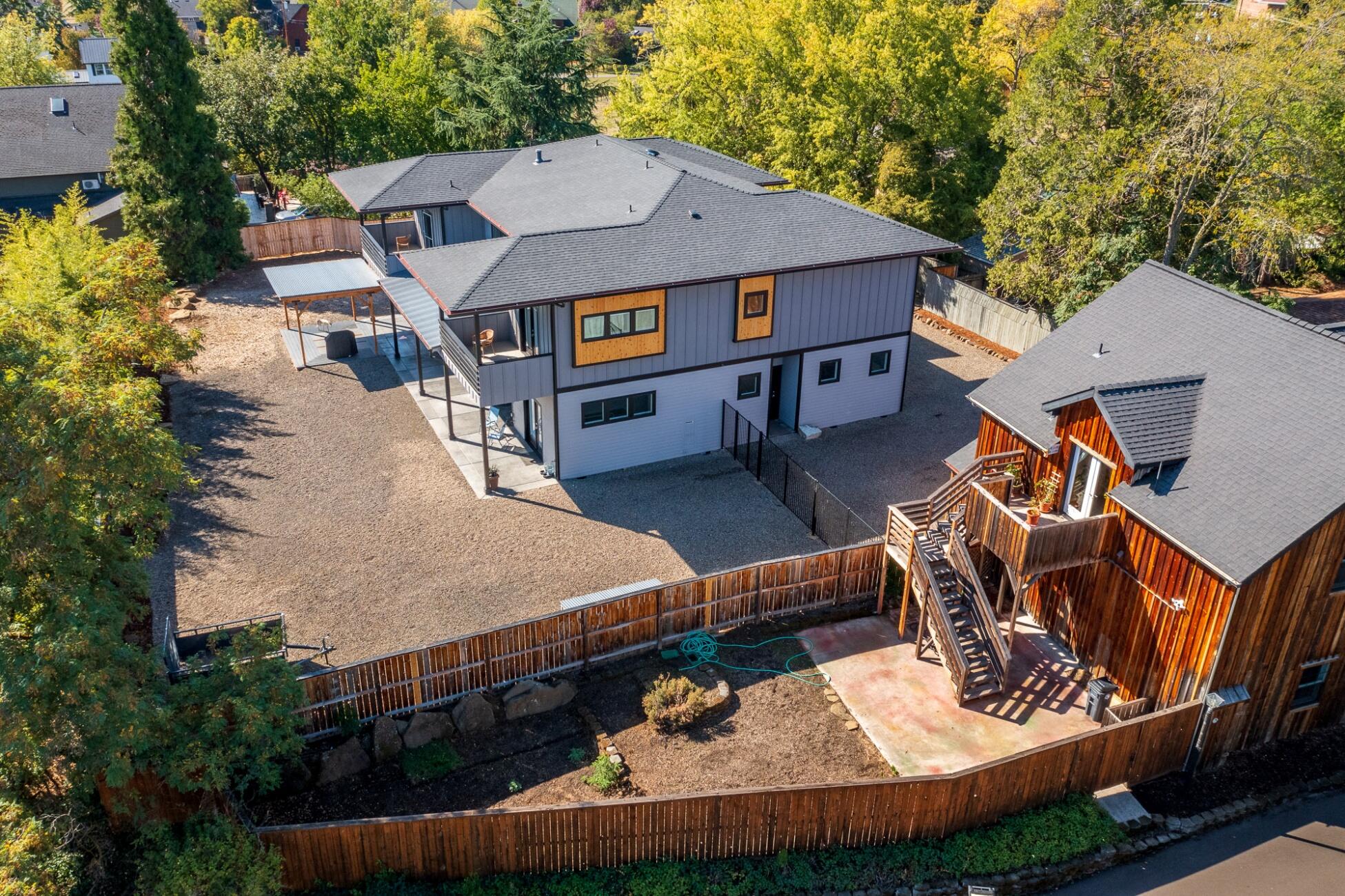 Cardwell Knoll - Residential