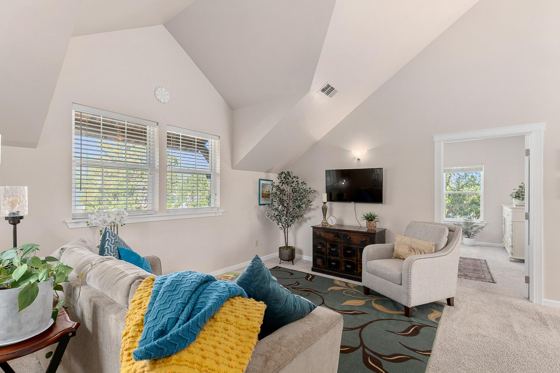 Cardwell Knoll - Residential