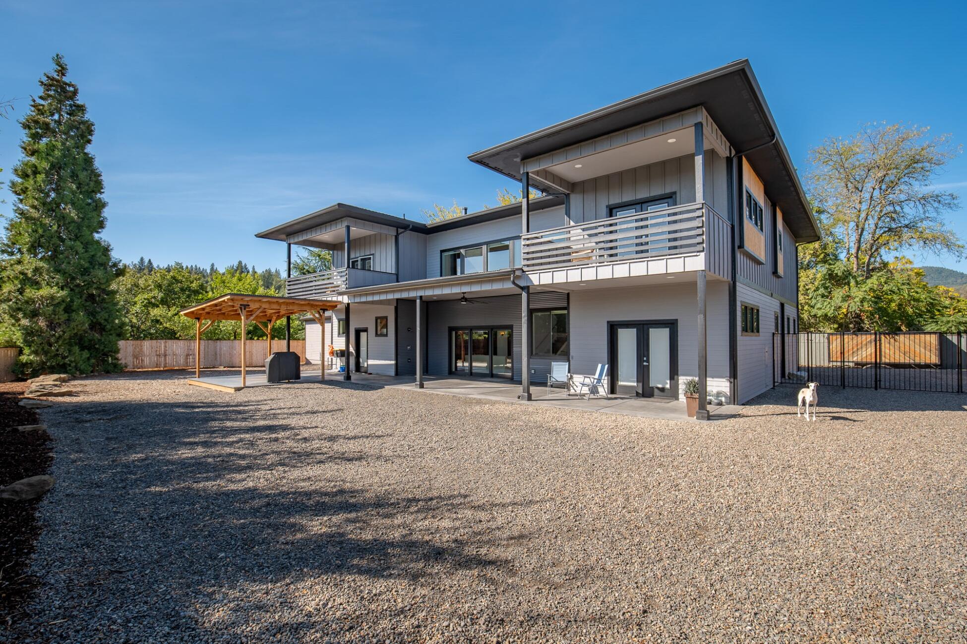 Cardwell Knoll - Residential