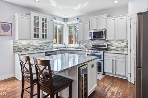Tiny photo for 61316 Brianne Place, Bend, OR 97702 (MLS # 220225877)