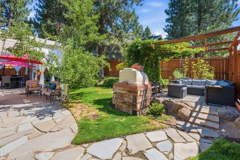 Tiny photo for 61316 Brianne Place, Bend, OR 97702 (MLS # 220225877)
