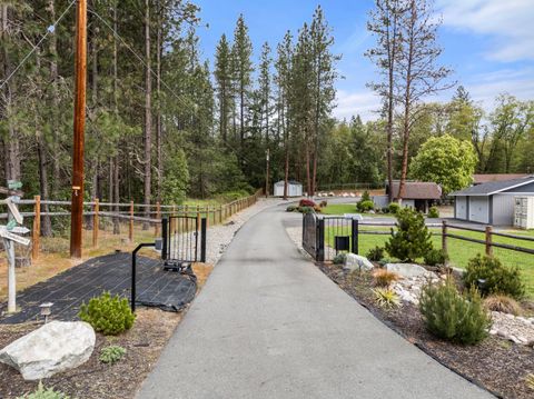 Tiny photo for 198 Hessar Street, Grants Pass, OR 97527 (MLS # 220219448)