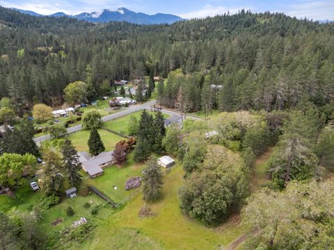 Tiny photo for 198 Hessar Street, Grants Pass, OR 97527 (MLS # 220219448)