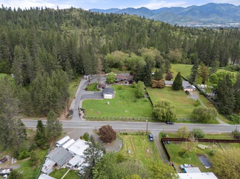 Tiny photo for 198 Hessar Street, Grants Pass, OR 97527 (MLS # 220219448)