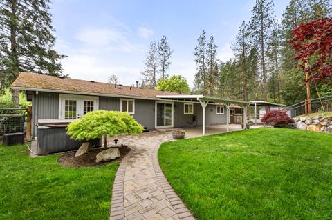 Tiny photo for 198 Hessar Street, Grants Pass, OR 97527 (MLS # 220219448)