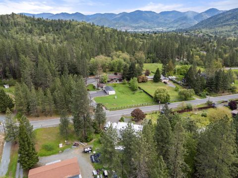 Tiny photo for 198 Hessar Street, Grants Pass, OR 97527 (MLS # 220219448)