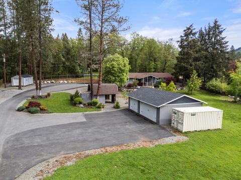 Tiny photo for 198 Hessar Street, Grants Pass, OR 97527 (MLS # 220219448)