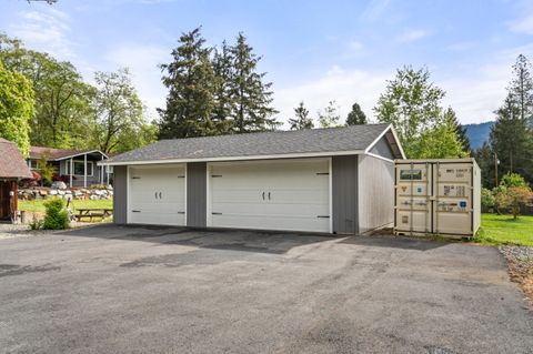 Tiny photo for 198 Hessar Street, Grants Pass, OR 97527 (MLS # 220219448)