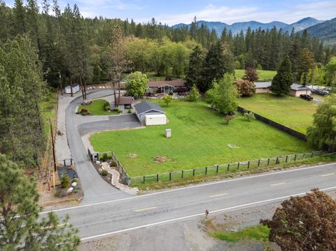 Tiny photo for 198 Hessar Street, Grants Pass, OR 97527 (MLS # 220219448)