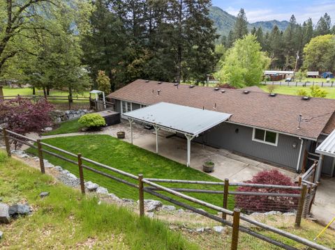 Tiny photo for 198 Hessar Street, Grants Pass, OR 97527 (MLS # 220219448)