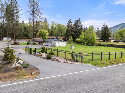 Tiny photo for 198 Hessar Street, Grants Pass, OR 97527 (MLS # 220219448)